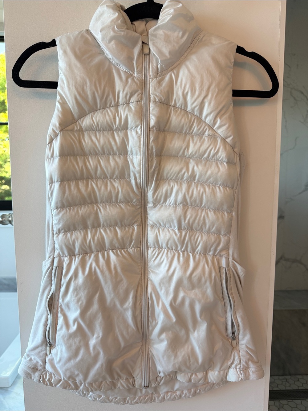 Lululemon Women’s White Down For It All Vest size 6